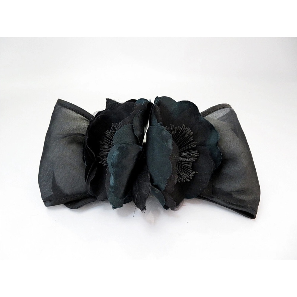 CHANEL Black Floral Hair Clip - Picture 2 of 8